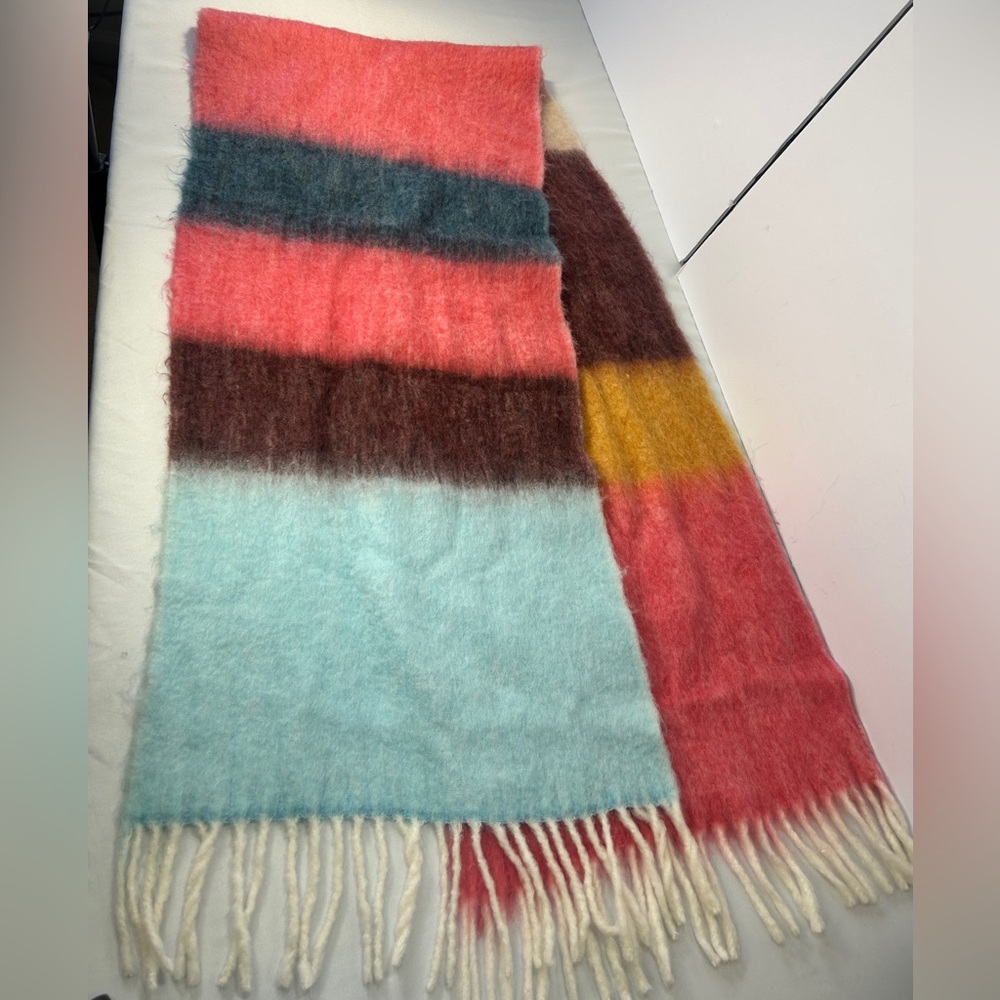 GAP Multicolor Striped Scarf - Picture 4 of 8